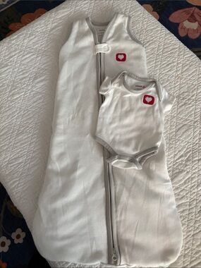 Close ❤️ White Sleep Sack and Bodysuit Set with Red Heart Newborn